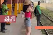 国外十大旅游景点（国外旅游风景图）女子国外旅游被一群男人盯着看，笑称：感觉全世界的人都在看我汪小菲带老婆拜财神，网友大赞小梅夫唱妇随，汪小菲霸总气场十足