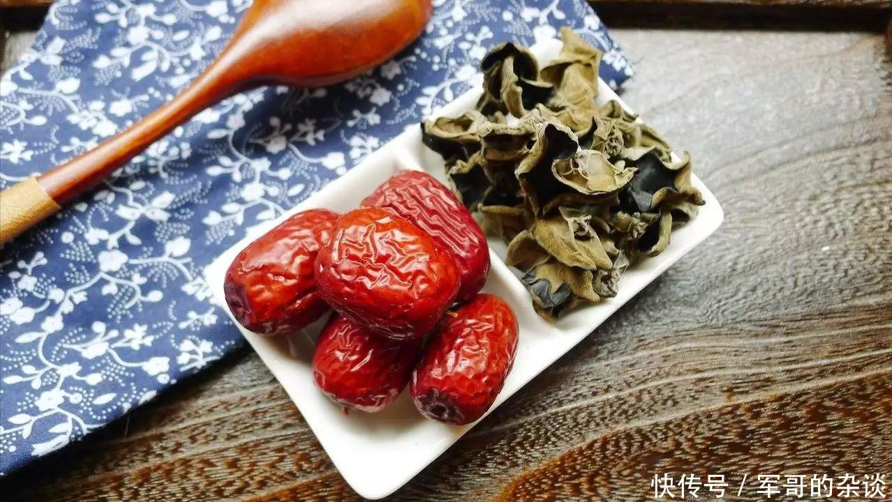 原创（春吃芽夏吃叶秋吃果冬吃根的意思）四季养生饮食 - 春吃芽夏吃叶秋吃果冬吃根图片