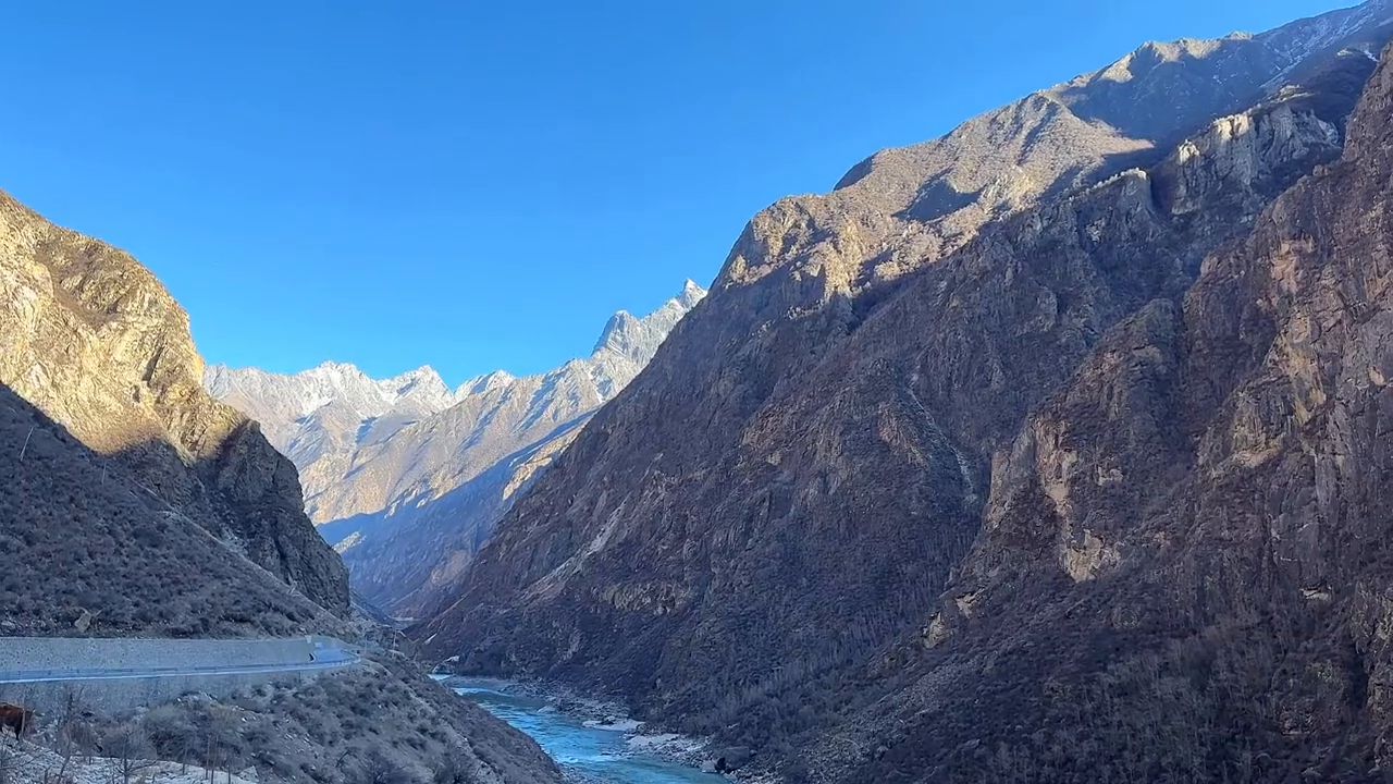 独自进藏的文案（独自进藏的女生不能娶嘛）一个人去西藏旅游！详细攻略来了！10天9晚花费3900