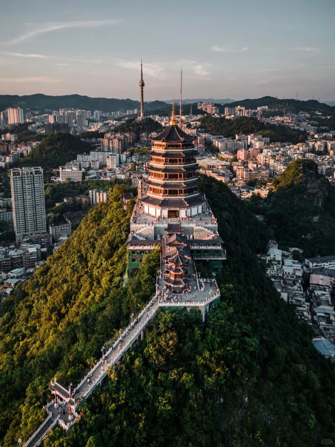 贵州自由行旅游攻略及花费（春季贵州旅游攻略）必备安利贵州超贴心的旅游攻略，贵州旅游超全路线推荐