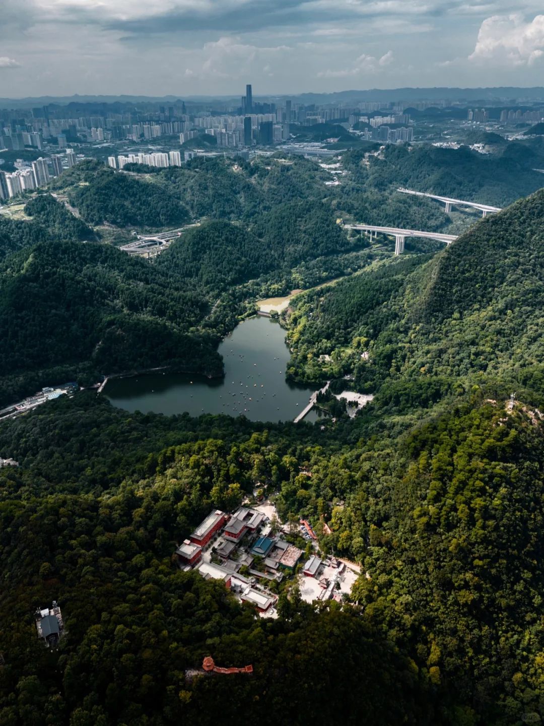 贵州自由行旅游攻略及花费（春季贵州旅游攻略）必备安利贵州超贴心的旅游攻略，贵州旅游超全路线推荐